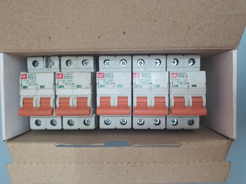 중고A 차단기(BKM-b) 2P. 20A -5개 1포장