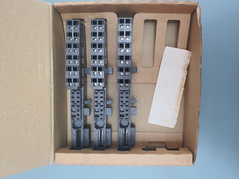중고B(6ES7972-0CB20-0XA0) 3개/1BOX